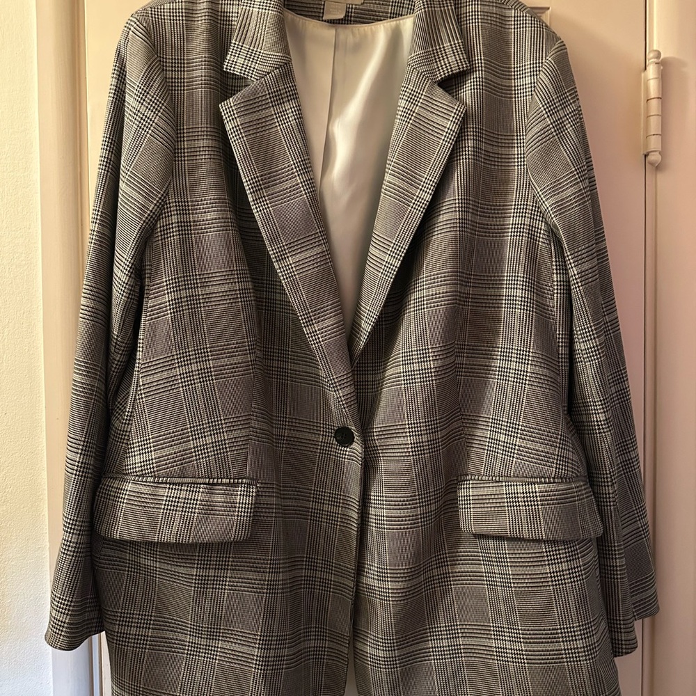 H&M Black, White, & Blue Checkered Oversized Blazer